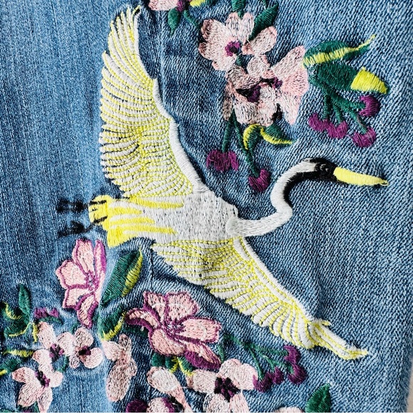 LOFT Modern Cuffed Crop Jeans Size 10 | Embroidered Floral & Crane Detail - Picture 5 of 7